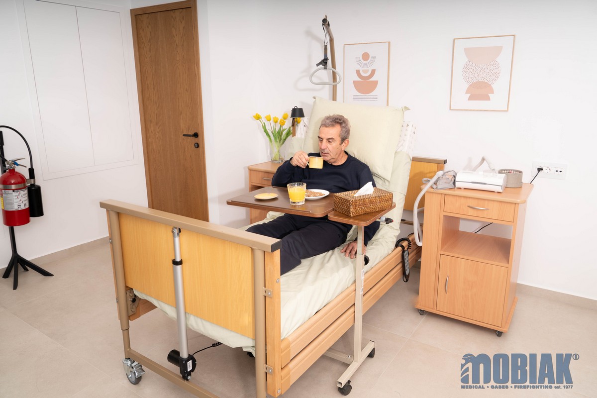 Κομοδίνο ξύλινο Τροχήλατο με Τραπεζάκι - Image 4